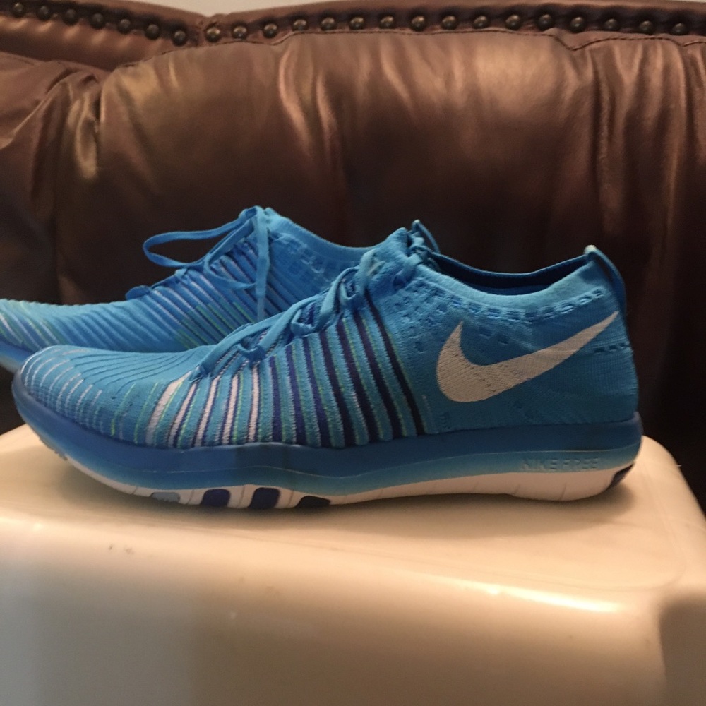 Nike shoes lightly used